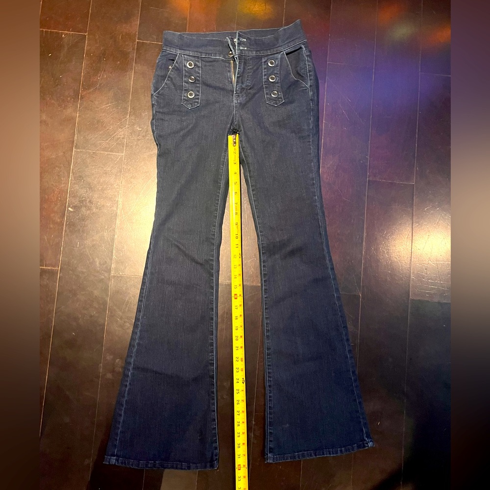 Soho high waist flare jeans Size 4, 32-inch inseam. Pre-loved.